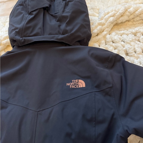 The North Face Women's Black Ski Jacket - Picture 6 of 14